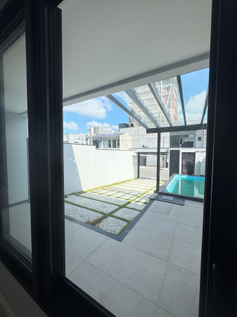 Belissimo sobrado em Camboriú.