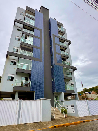 APARTAMENTO SEMI MOBILIADO Á APENAS 03 KM DA PRAIA DE BALNEÁRIO CAMBORIÚ 