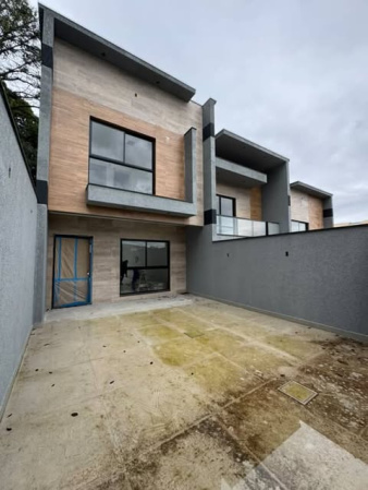 SOBRADOS COM EXCELENTE LOCALIZAÇÃO NO CENTRO DE CAMBORIÚ 