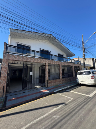 EXCELENTE CASA PARA INVESTIMENTO COM 03 APARTAMENTOS PARA LOCAÇÃO NO BAIRRO SÃO JUDAS EM BALNEÁRIO CAMBORIÚ 