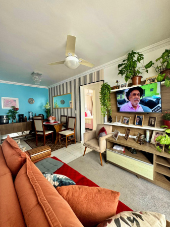  APARTAMENTO SEMI MOBILIADO EM CONDOMÍNIO FECHADO NO BAIRRO CEDROS EM CAMBORIÚ 