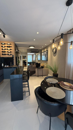 APARTAMENTO MOBILIADO E DECORADO COM MARAVILHOSA LOCALIZAÇÃO NA PRAIA BRAVA 