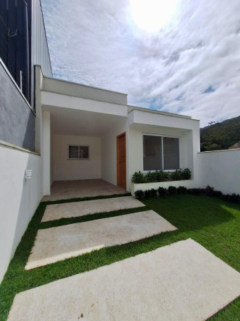 CASA TÉRREA COM ESPAÇO GOURMET NOS FUNDOS E 03 DORMITÓRIOS EM CAMBORIÚ