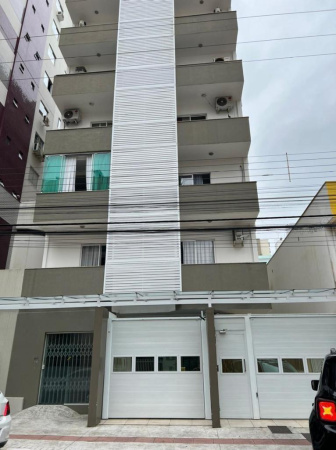 APARTAMENTO NO CENTRO DE BALNEÁRIO CAMBORIÚ Á 250 METROS DO MAR