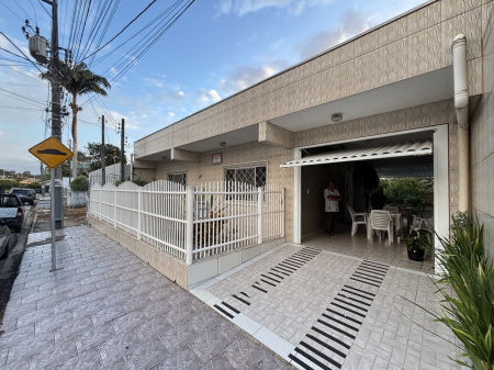CASA TÉRREA ESCRITURADA NA VILA REAL EM BALNEÁRIO CAMBORIÚ