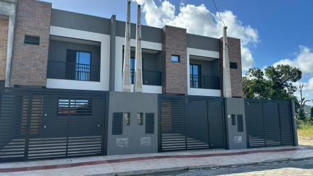 LINDO SOBRADO A VENDA PRÓXIMO AO KOMPRÃO DO BAIRRO AREIAS EM CAMBORIÚ