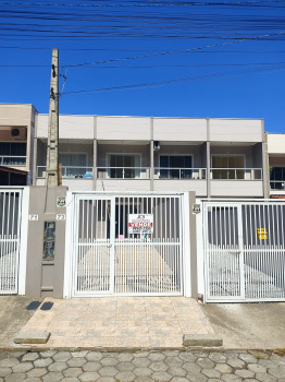 Excelente sobrado no loteamento Santa Clara, Camboriú.