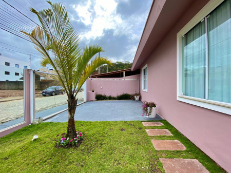 Exelente casa bem localizada no Bairro São Francisco