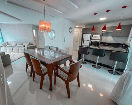 Excelente Apartamento com vista mar a venda em Balneário Camboriú