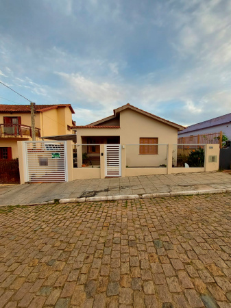 Casa com Piscina