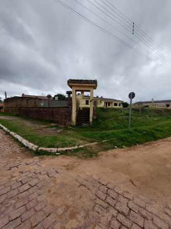 Casa de esquina com 902m² de área