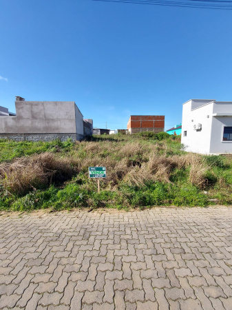 Terreno medindo 10x30 metros