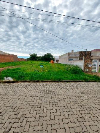 Terreno medindo 10x30 metros