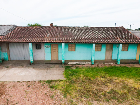 Casa na rua principal