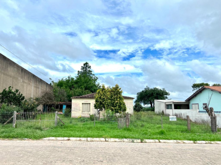 Casa com terreno amplo