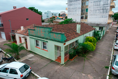 Casa bem localizada