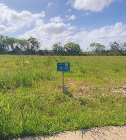 Amplo terreno no loteamento Quinta do Lago