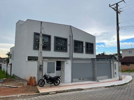Sobrado diferenciado a venda no Bairro Areias