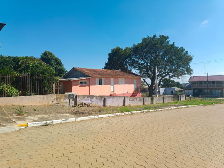 IMÓVEL NO BAIRRO ÁGUA SANTA 