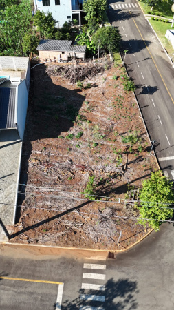 Ótimo terreno de esquina no Mirante