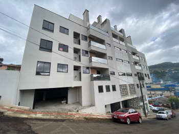 Apartamento novo com cozinha projetada 