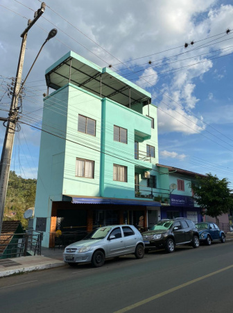 Apartamento com 3 quartos.
