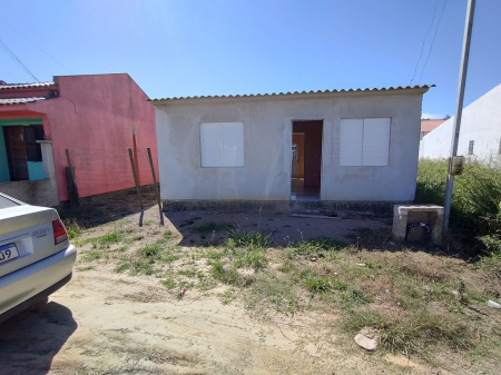 Excelente casa nova