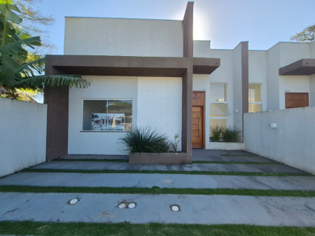 Casa com Piscina 02 quartos na Praia de Itapoá