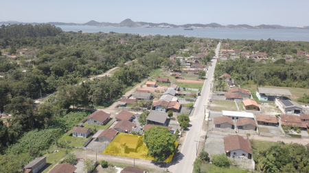 Casa com terreno amplo 510m2  na Vila da Gloria em Sao Francisco do Sul Santa Catarina 