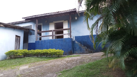 Linda Chácara com 3 Dormitórios, Piscina e Terreno de 4.580m²