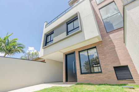 SOBRADO DE ALTO PADRAO PROX  A OPERA DE ARAME 