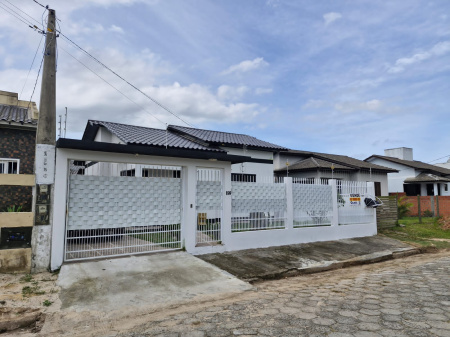 Oportunidade Casa no bairro Caverazinho em Araranguá 