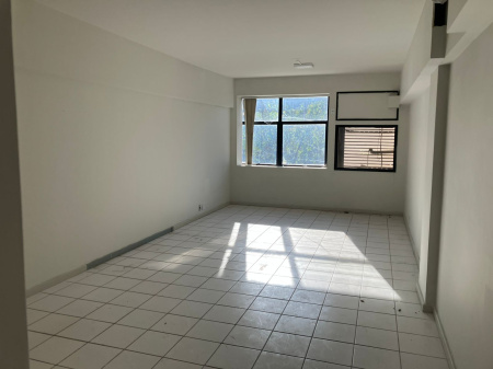 Sala á venda com 47M², em uma ótima localização comercial.