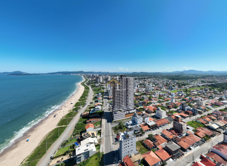 Investimento Luxuoso em Balneário Piçarras: Segurança e Lazer