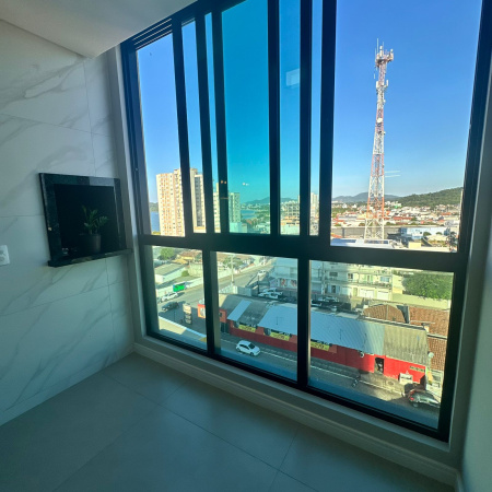 APARTAMENTO PARA LOCAÇÃO NO CENTRO DE BALNEÁRIO PIÇARRAS