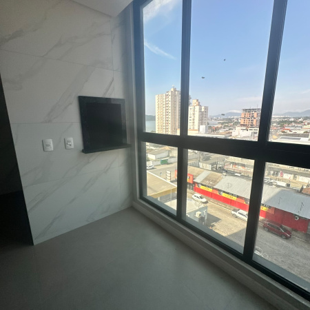 https://www.mcsolucoesimobiliarias.com.br/contas/91/fotos/grande/14215_1787165602875.jpg
